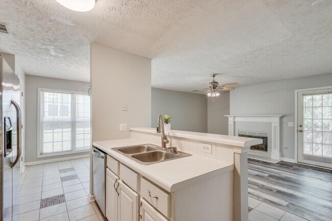 Building Photo - 3625 Palisade Park Dr