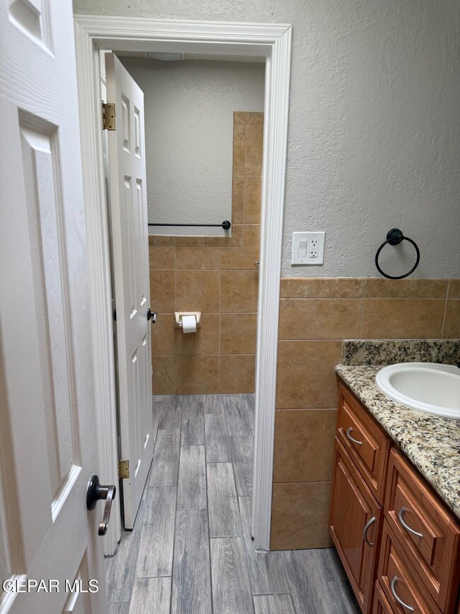 Building Photo - 4921 Vista Grande Cir