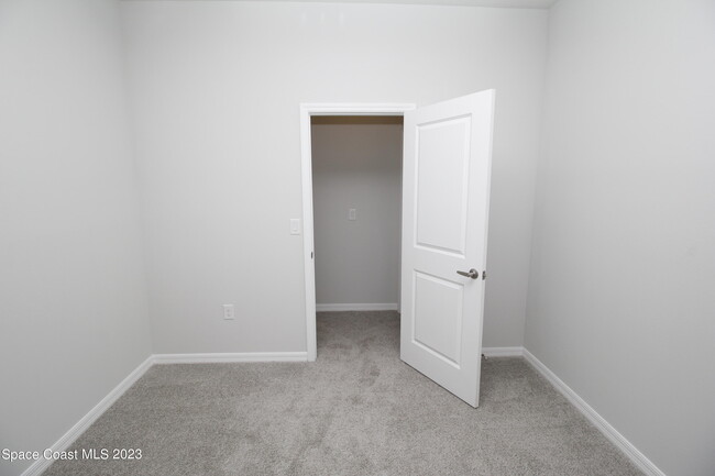 Building Photo - 743 Andrew St SE