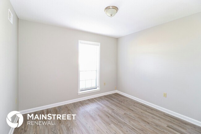 Building Photo - 5657 Redford Ave