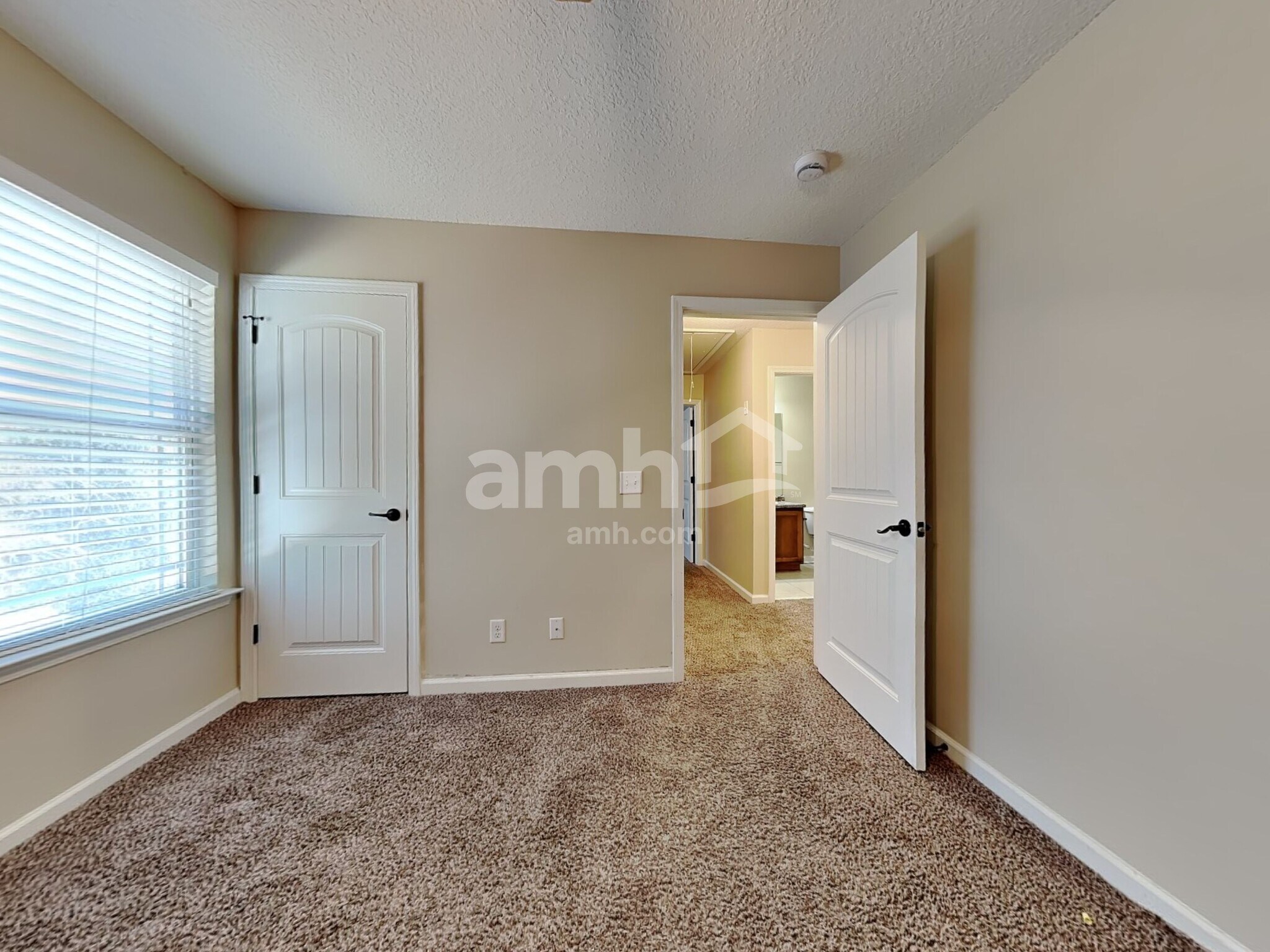 Building Photo - 501 Dresler Rd