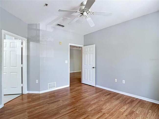 Building Photo - 10201 Courtney Palms Blvd