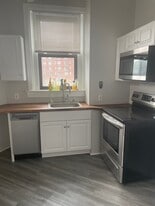 Building Photo - 406 Station Street