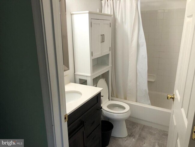 Building Photo - 1055 Gardenview Loop