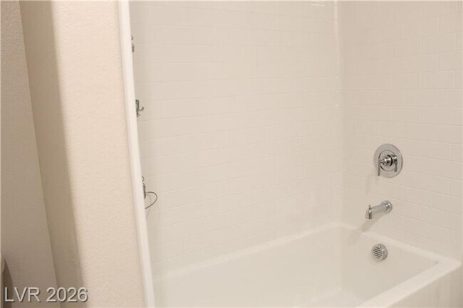Building Photo - AMAZING 4 BEDROOM IN THE HEART OF ALIANTE