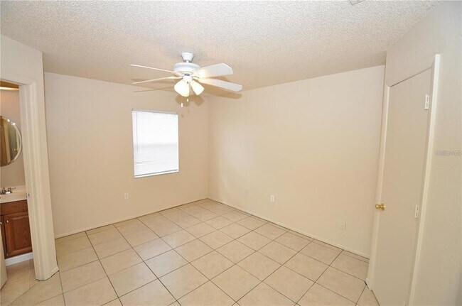 Building Photo - 400 Red Hawk Loop