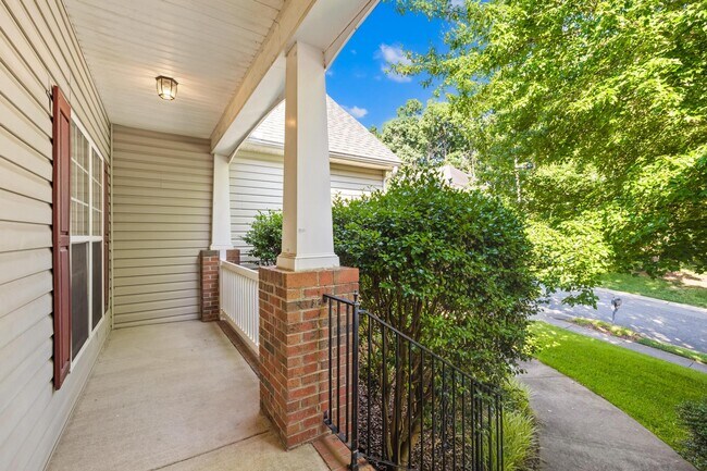 Building Photo - 8422 Bampton Dr