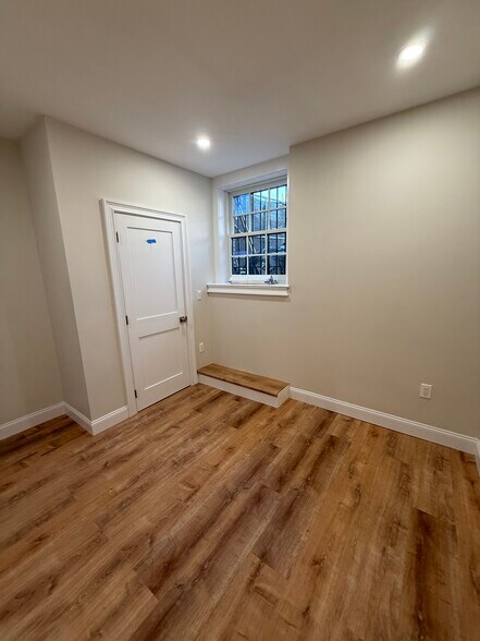 Building Photo - 31 Kirk St