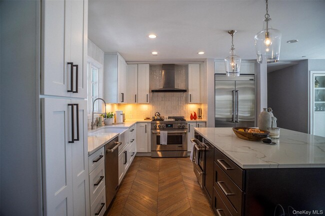 Building Photo - 1144 Post Rd