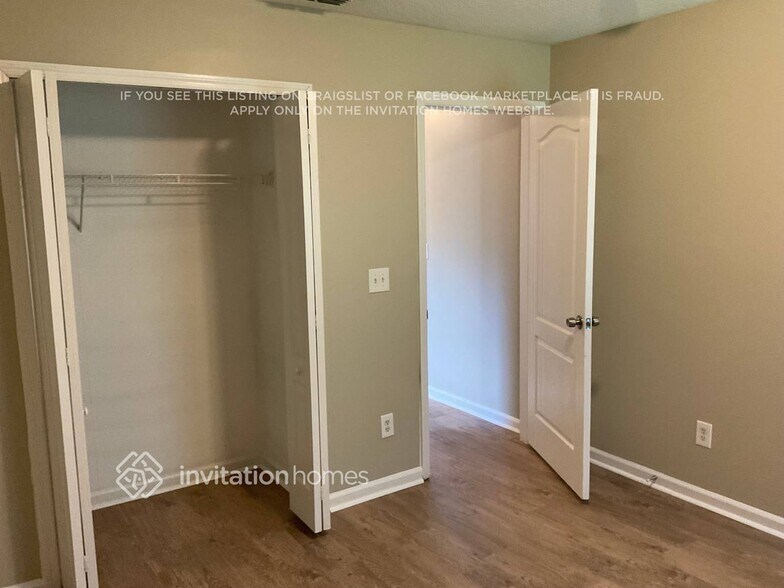 Building Photo - 8551 Crooked Tree Dr