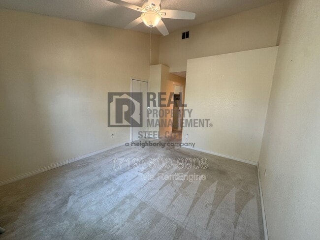Building Photo - 117 Fairway Vlg