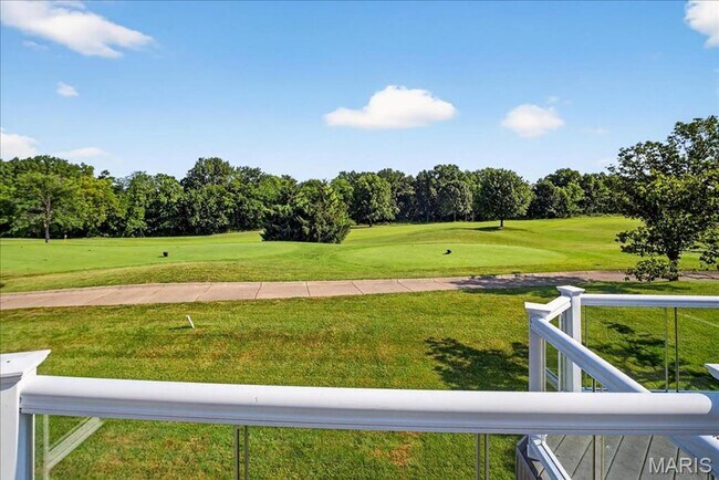 Building Photo - Golf Course Living