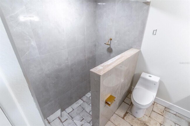 Building Photo - 16880 SE 63rd Ln