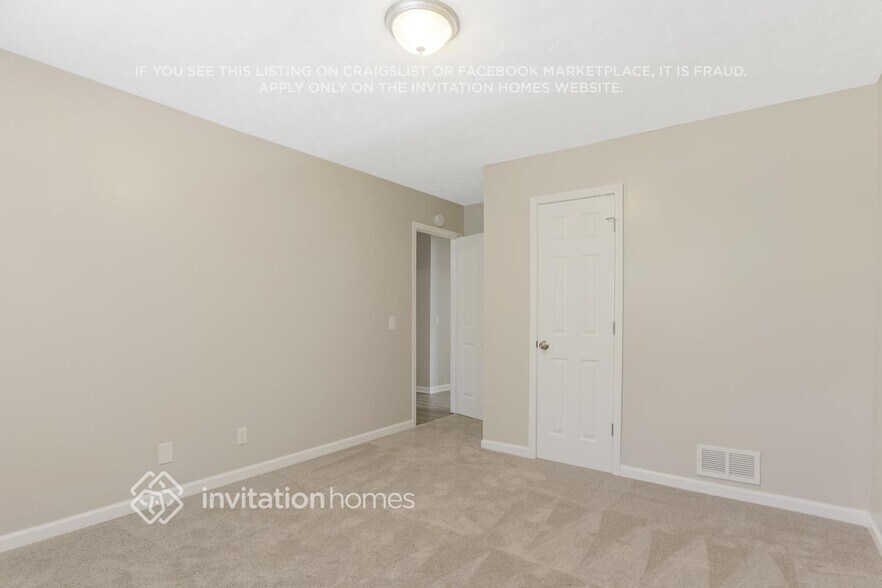 Building Photo - 2180 Pinewood Dr