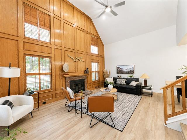Building Photo - 300 Lamesa Ct