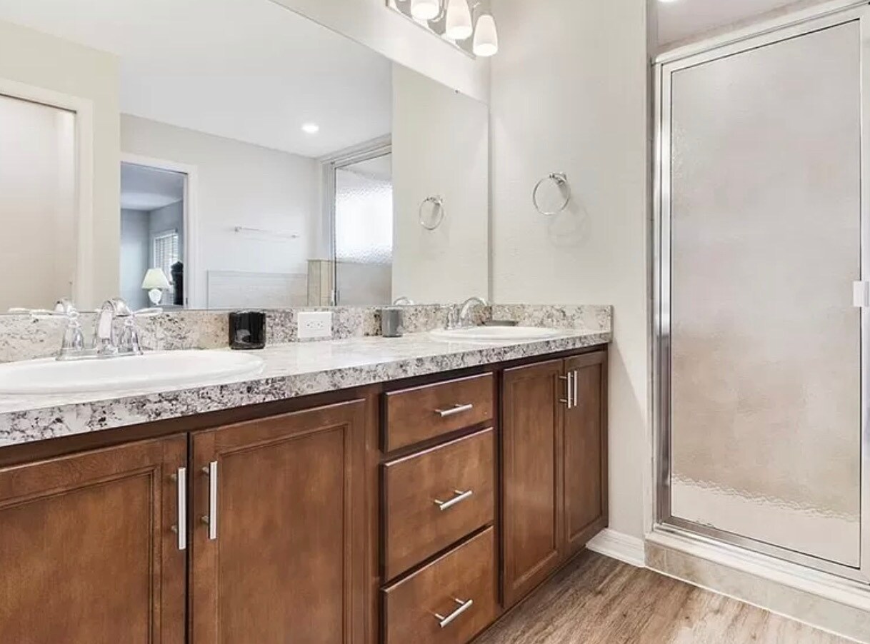 Building Photo - 338 Pentas Ln