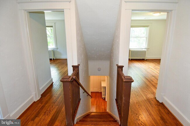 Building Photo - 633 24th St S