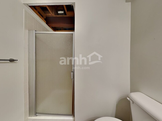 Building Photo - 257 Bannock Dr