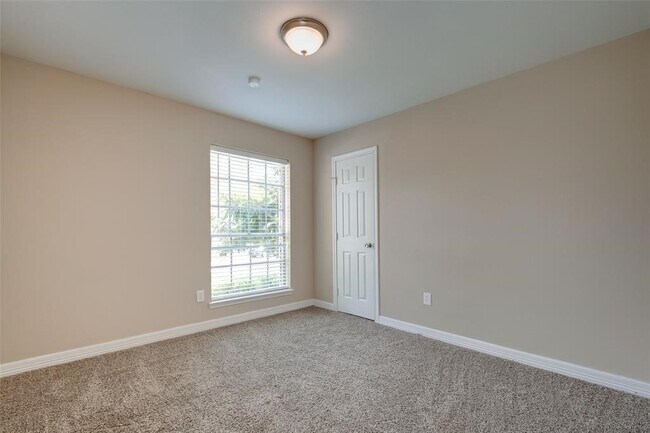 Building Photo - 12010 Mulholland Dr