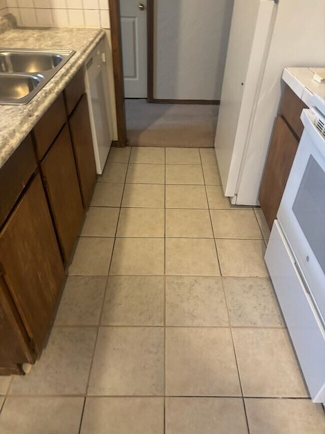 Building Photo - 2 Bed, 2 Bath Duplex in Mountain View Area