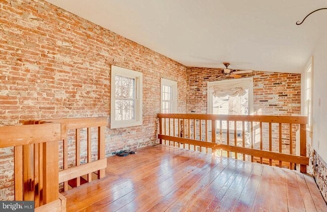 Building Photo - 30 Cornhill St