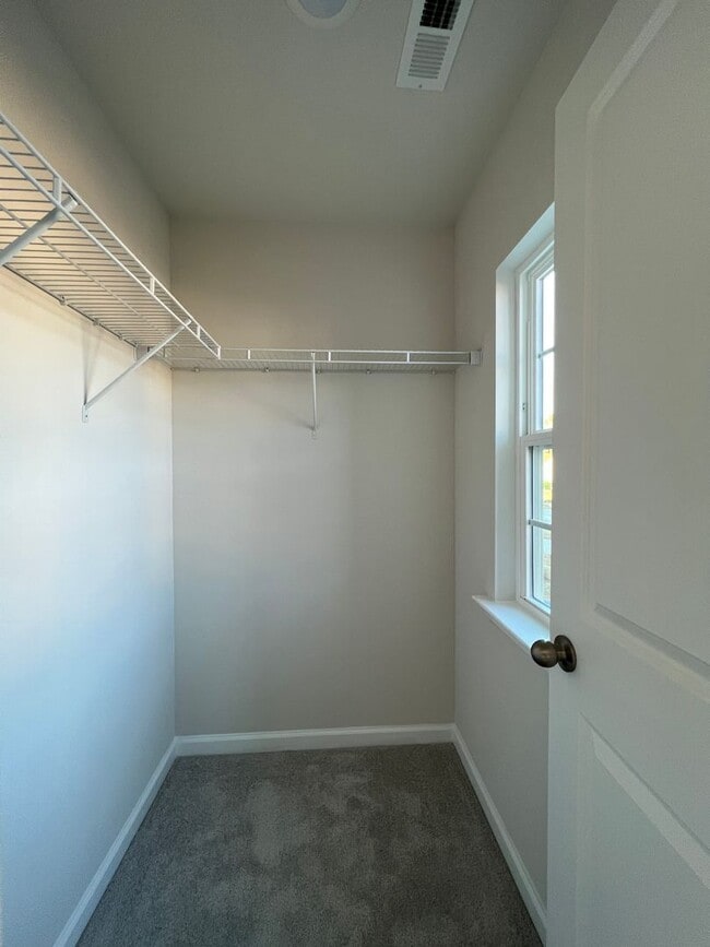 Building Photo - 5bd 4.5bath like brand new SFH in Palisades