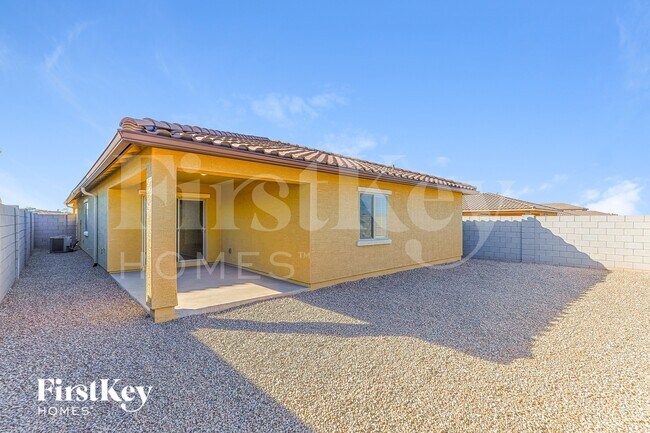 Building Photo - 1024 W 20th St