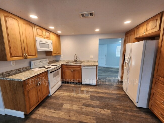 Building Photo - 7826 Bolam Ave