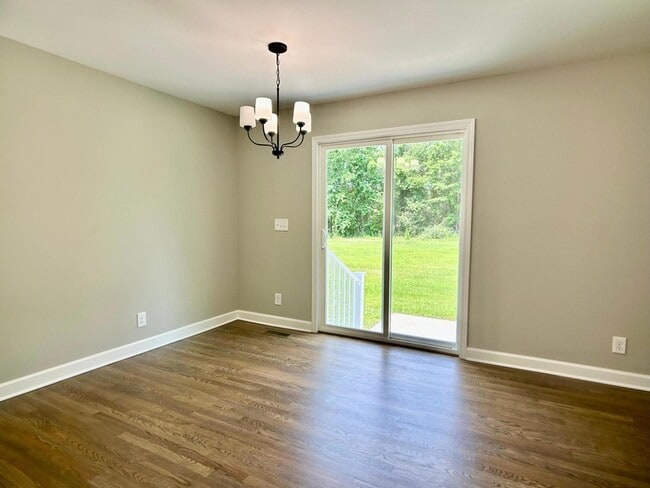 Building Photo - 103 Crescent Dr