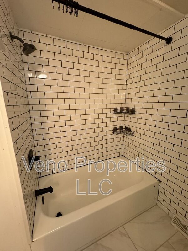 Building Photo - 34 Congress St