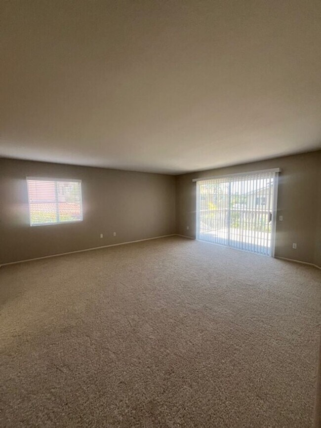 Building Photo - Beautifully Updated 5-Bedroom Home with City Views in Prime Corona Location