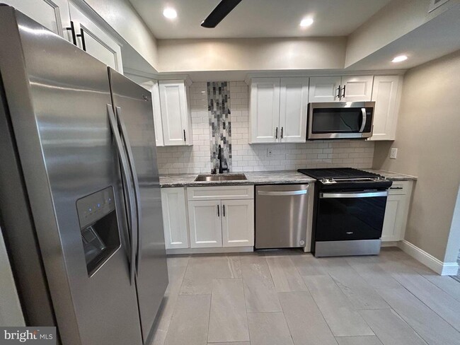 Building Photo - 287 Knoll Dr