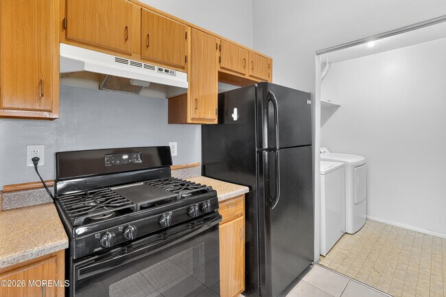 Building Photo - 138 Aster Ct