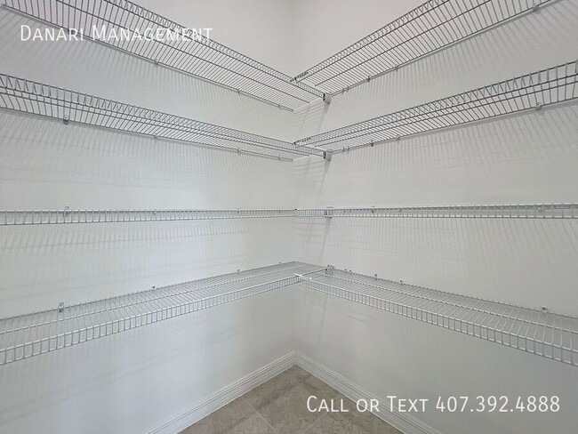 Building Photo - 1679 Meadowlark Dr