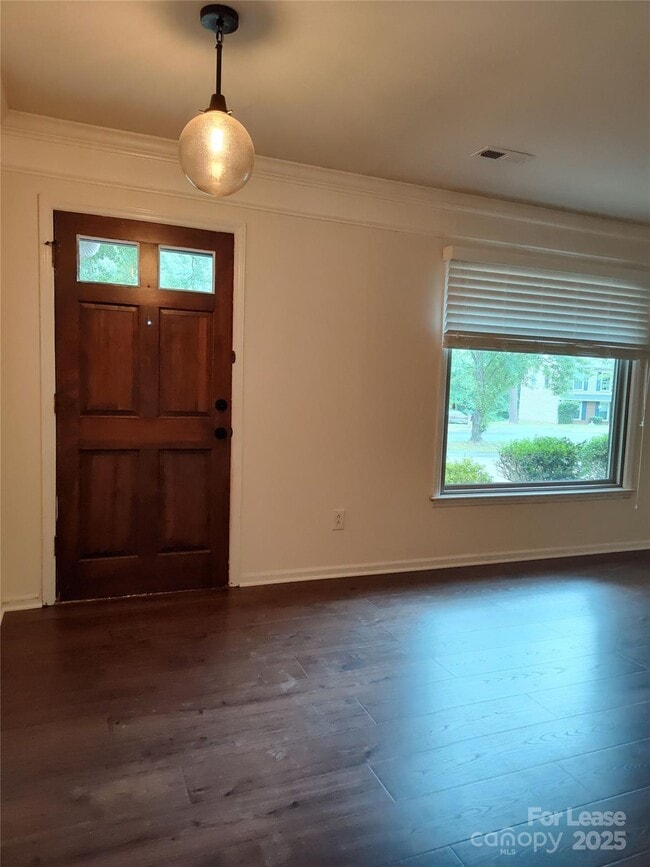 Building Photo - 8526 Timbercrest Cir