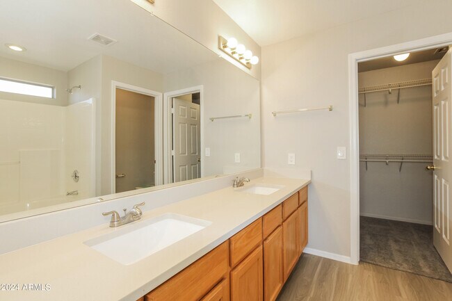 Building Photo - 14708 W Carlin Dr