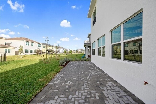 Building Photo - 14941 RedCove Pl