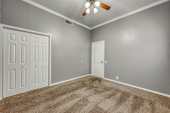 Building Photo - 11733 Lakeside Pl Dr