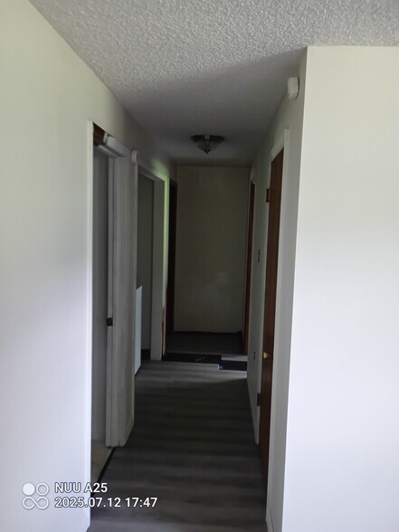 Building Photo - 1580 Four Mile Dr