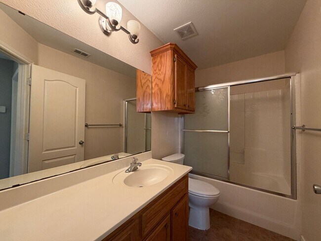 Building Photo - 6629 Kodiak Dr