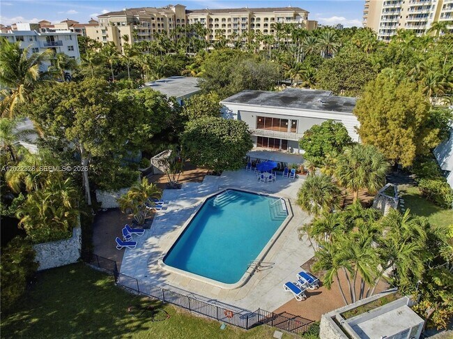 Building Photo - 210 Seaview Dr