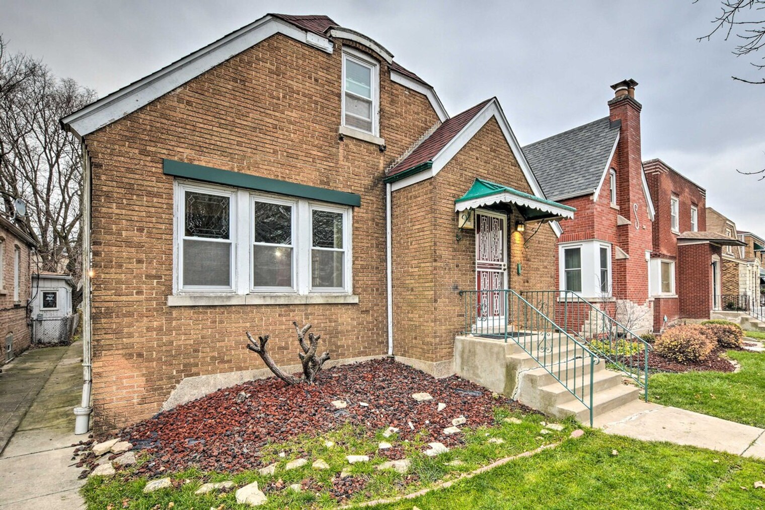 Building Photo - 10431 S Eberhart Ave