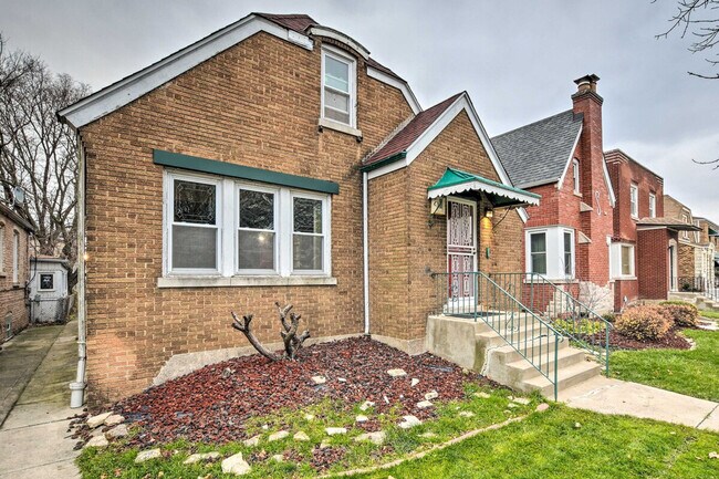 Building Photo - 10431 S Eberhart Ave