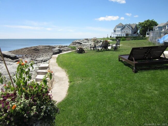 Building Photo - 181 Kings Hwy