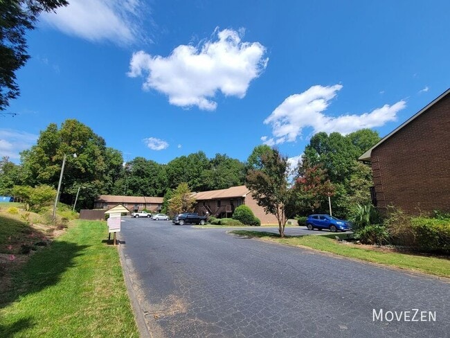 Building Photo - 216 Ridge Forest Ct