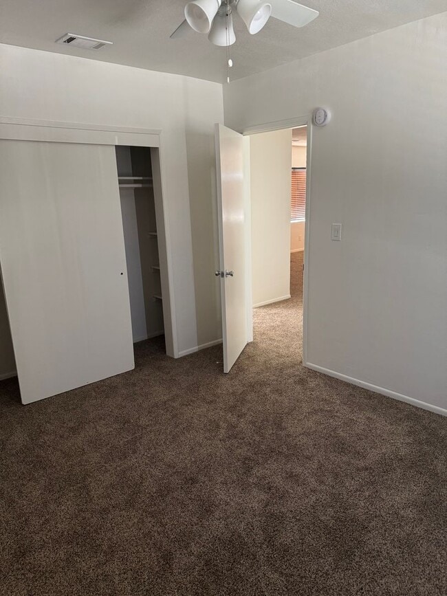 Building Photo - 10535