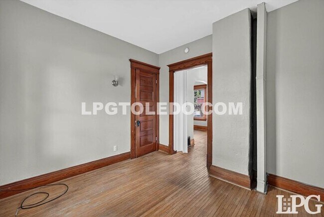 Building Photo - 3318 Stickney Ave