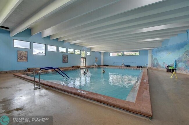Building Photo - 476 Tilford V