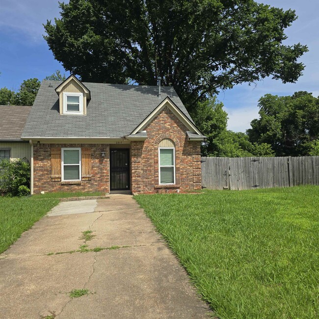 Building Photo - 2317 Belin Dr