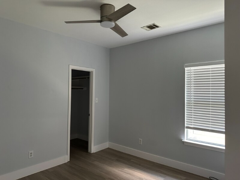 Building Photo - 2819 Southampton Way